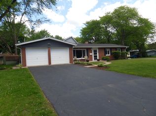 34 Greenfield Rd, Montgomery, IL 60538
