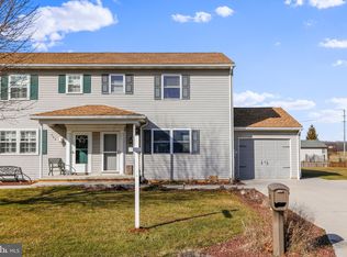 502 Tall Cedar Ln, Greencastle, PA 17225