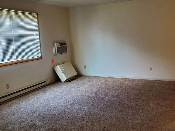 4th image of 361 Langer Ave S #7368896