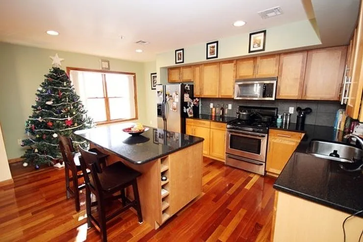 2 bed, 1450 sqft, $3,150 — Photo 1