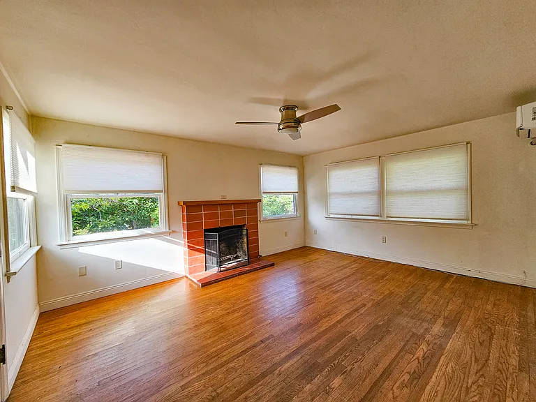 90 N Loop Dr — Photo 2