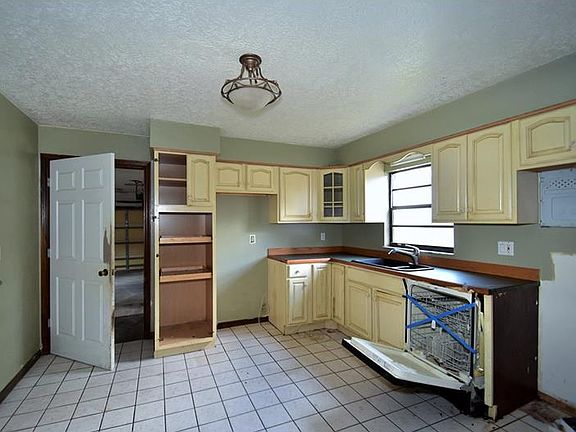 4th image of 2109 Vera Dor Dr