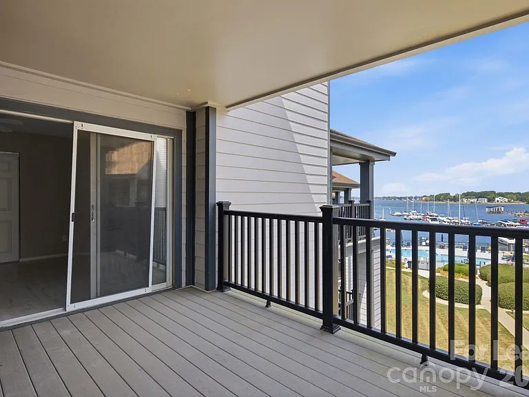 18841 Vineyard Point Ln — Photo 19