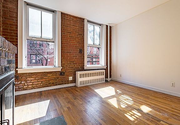 3rd image of 119 Bank St APT 2E