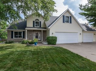 4075 18th Ave, Bettendorf, IA 52722