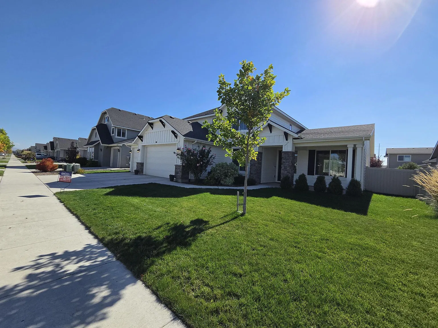 4 bed, 3.5 bath, 3145 sqft, $3,900 — Photo 3