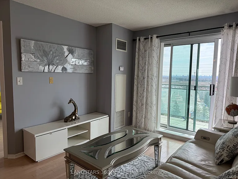 39 Oneida Cres #906 — Photo 9