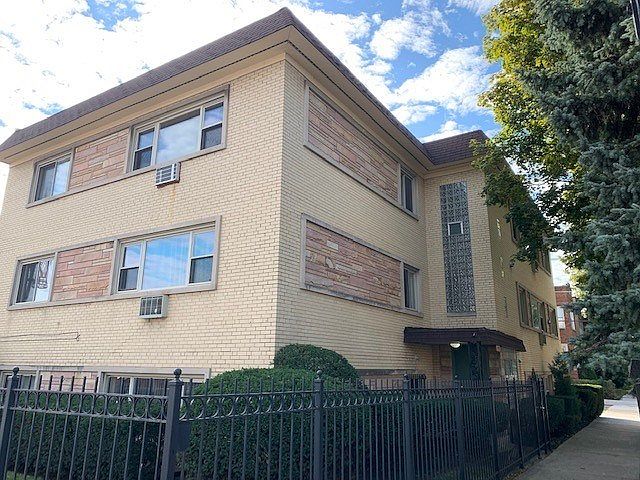 1st image of 4757 N Keeler Ave APT 102