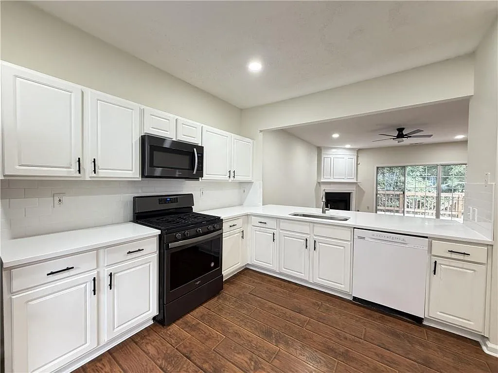 9155 Nesbit Ferry Rd — Photo 3