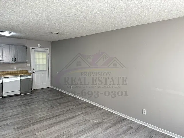 2 bed, 1.5 bath, $1,000