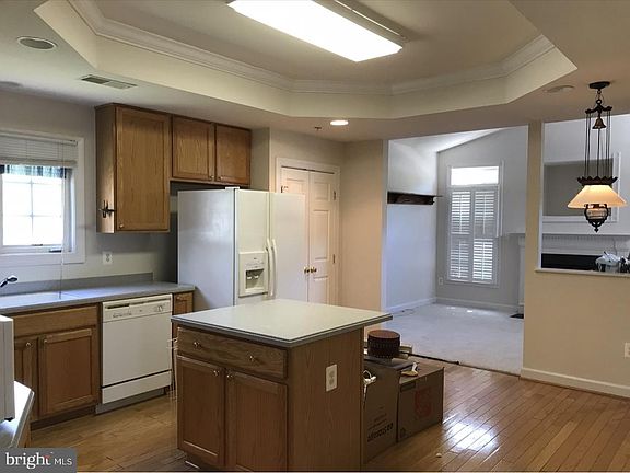 5th image of 340 Hamlet Cir