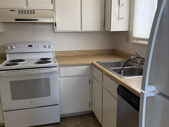 3rd image of 1804 Lily Pl