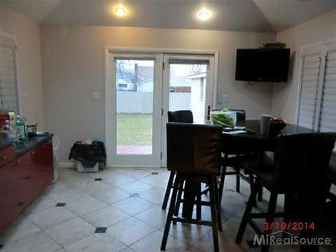 3rd image of 21701 Oconnor St