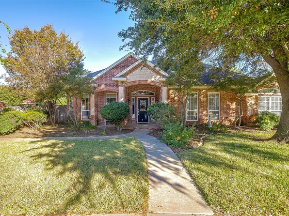 905 Dylan Ct, Burleson, TX 76028