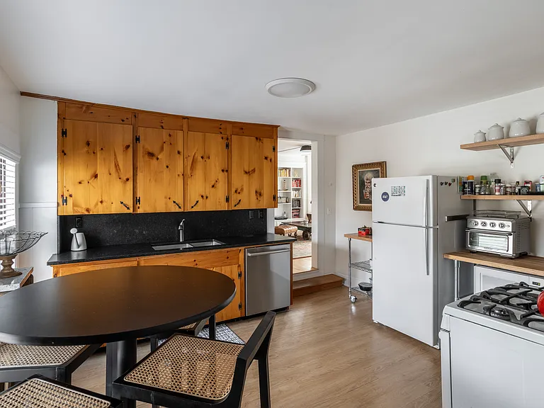 64 Carleton St #2 — Photo 15