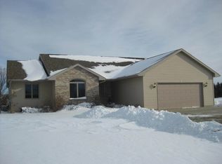 N966 Pebble Ridge Rd, Greenville, WI 54942