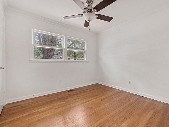 5th image of 602 Eden Ln