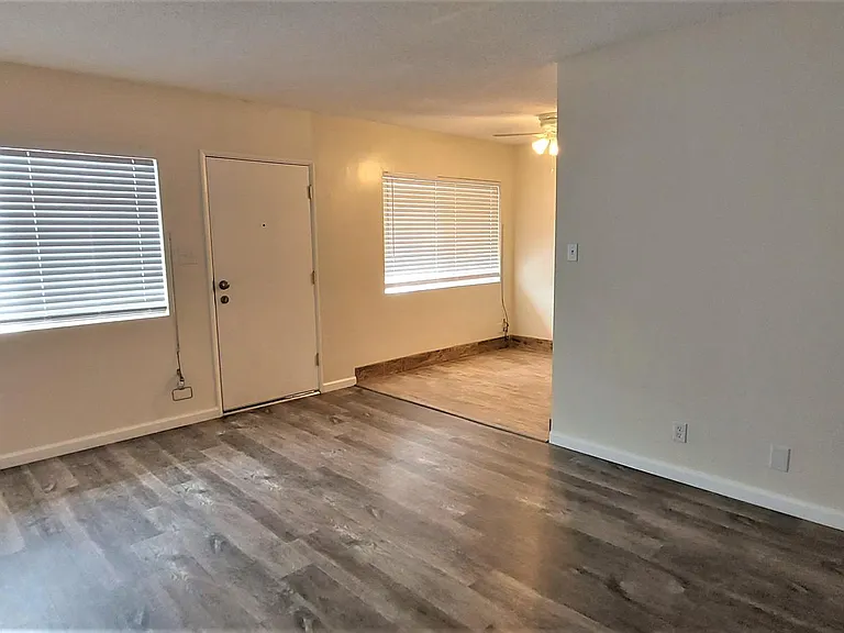 12704 Cedar Ave #B — Photo 22