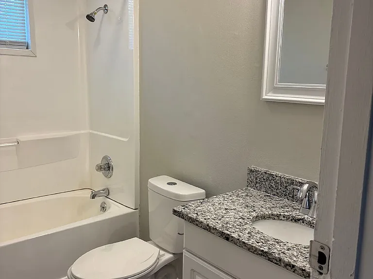 108 Woodcreek Dr #A-8 — Photo 26