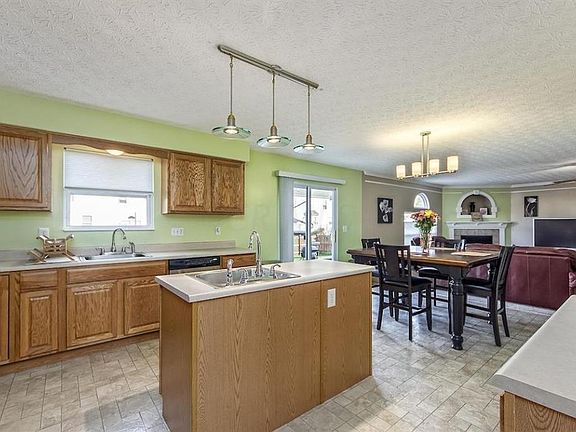 5th image of 861 Avalon Dr
