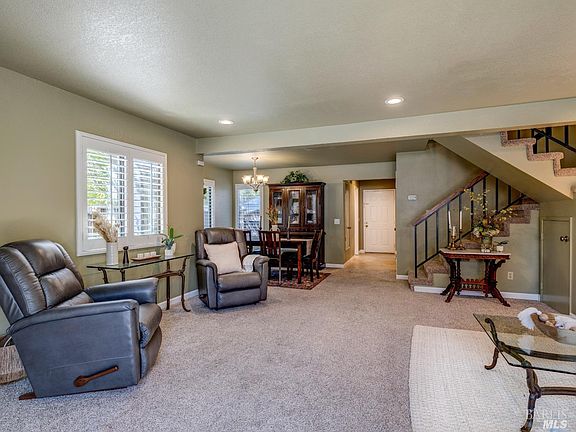 3rd image of 63 Aronia Lane