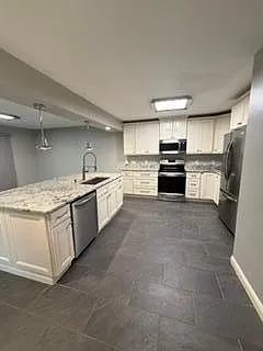 3 bed, 2.5 bath, 2394 sqft, $3,200 — Photo 4