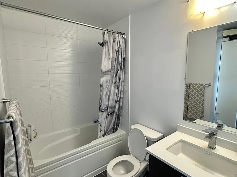 7890 Bathurst St #1706 — Photo 16