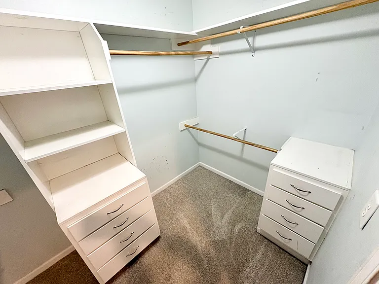 1233 Plymouth Ave — Photo 38