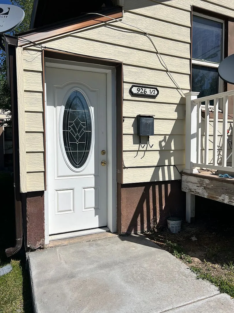 926 E Halliday — Photo 2
