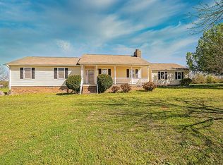116 Flatwood Rd, Hodges, SC 29653