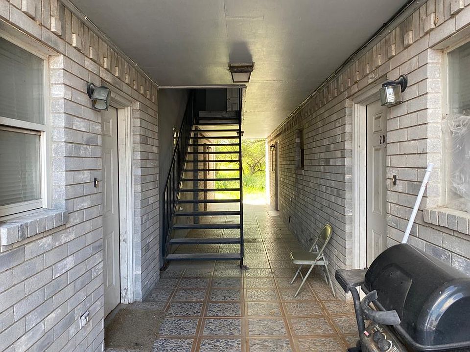 2nd image of 1802 Oasis Ave APT 203