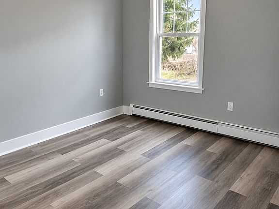4th image of 245 Ferry St #2