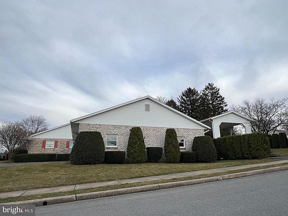 4th image of 540 Lyman Ave
