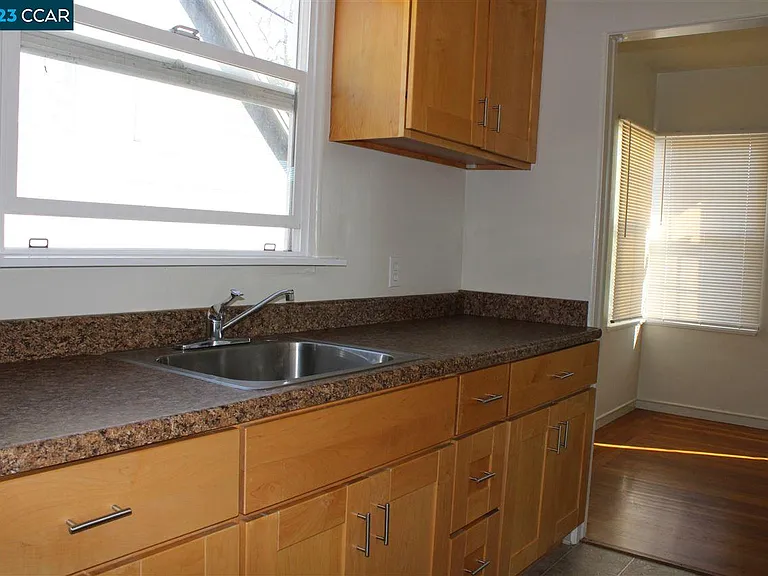 515 Lexington Ave #517 — Photo 4