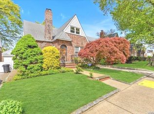2512 169th St, Flushing, NY 11358