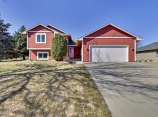 8903 Pineview Ln N, Maple Grove, MN 55369