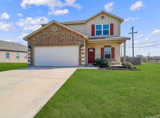 7607 Homewood Ln, Elmendorf, TX 78112