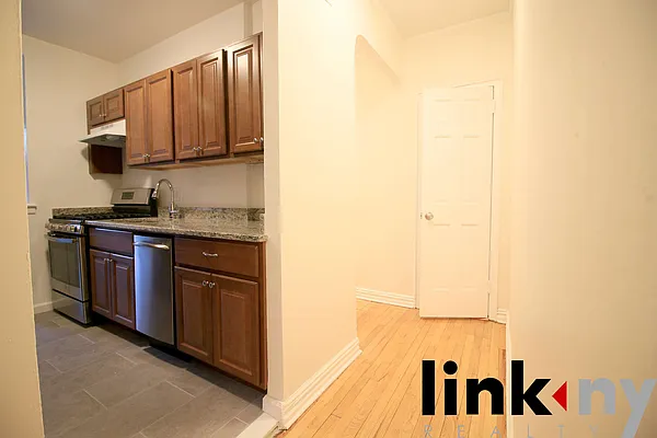 Rented by Link NY Realty | media 11