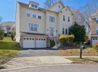 47716 Beaufort Ct, Sterling, VA 20165
