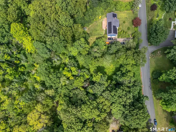 14 West Woodland Drive, Redding, CT 06896