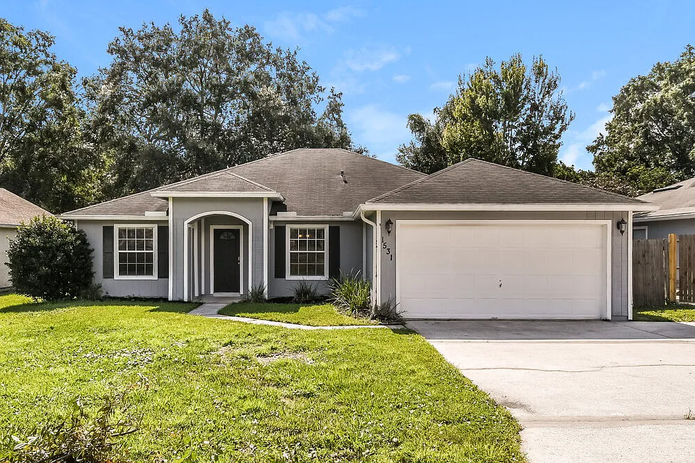 4 bed, 2.0 bath, 2110 sqft, $2,150 — Photo 1
