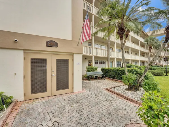 2401 Antigua Circle #E2, Coconut Creek, FL 33066