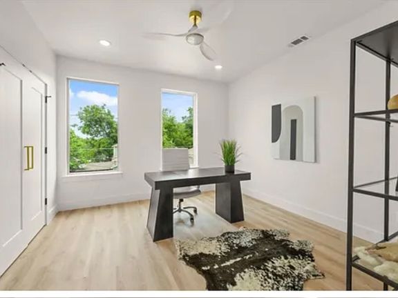 4th image of 1336 Compton St