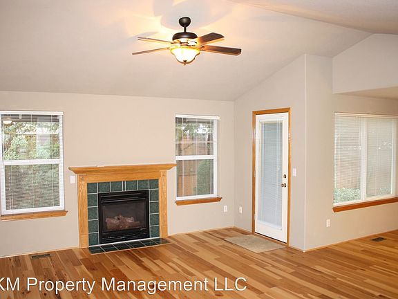 3rd image of 16803 SE 19th St