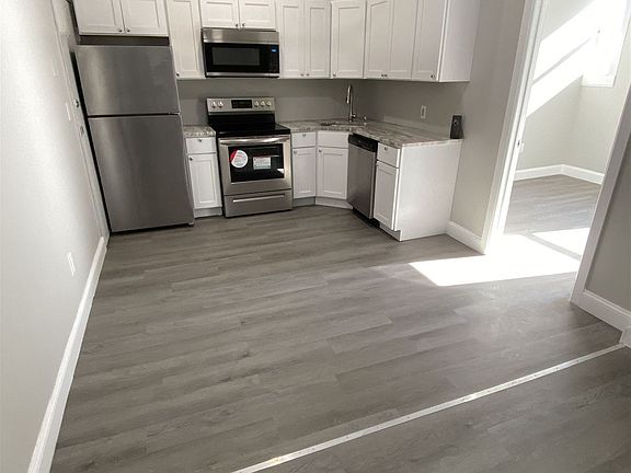 460 Main - Unit 5 - Leased!