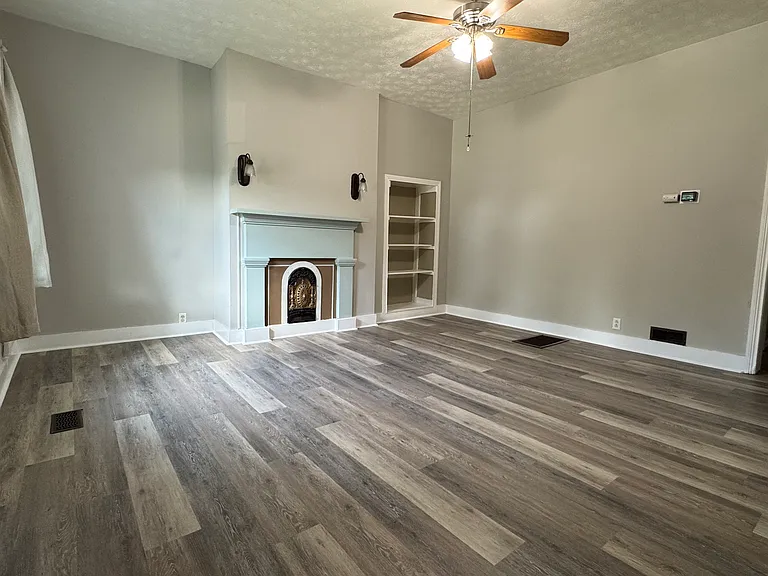 928 Jefferson St — Photo 4