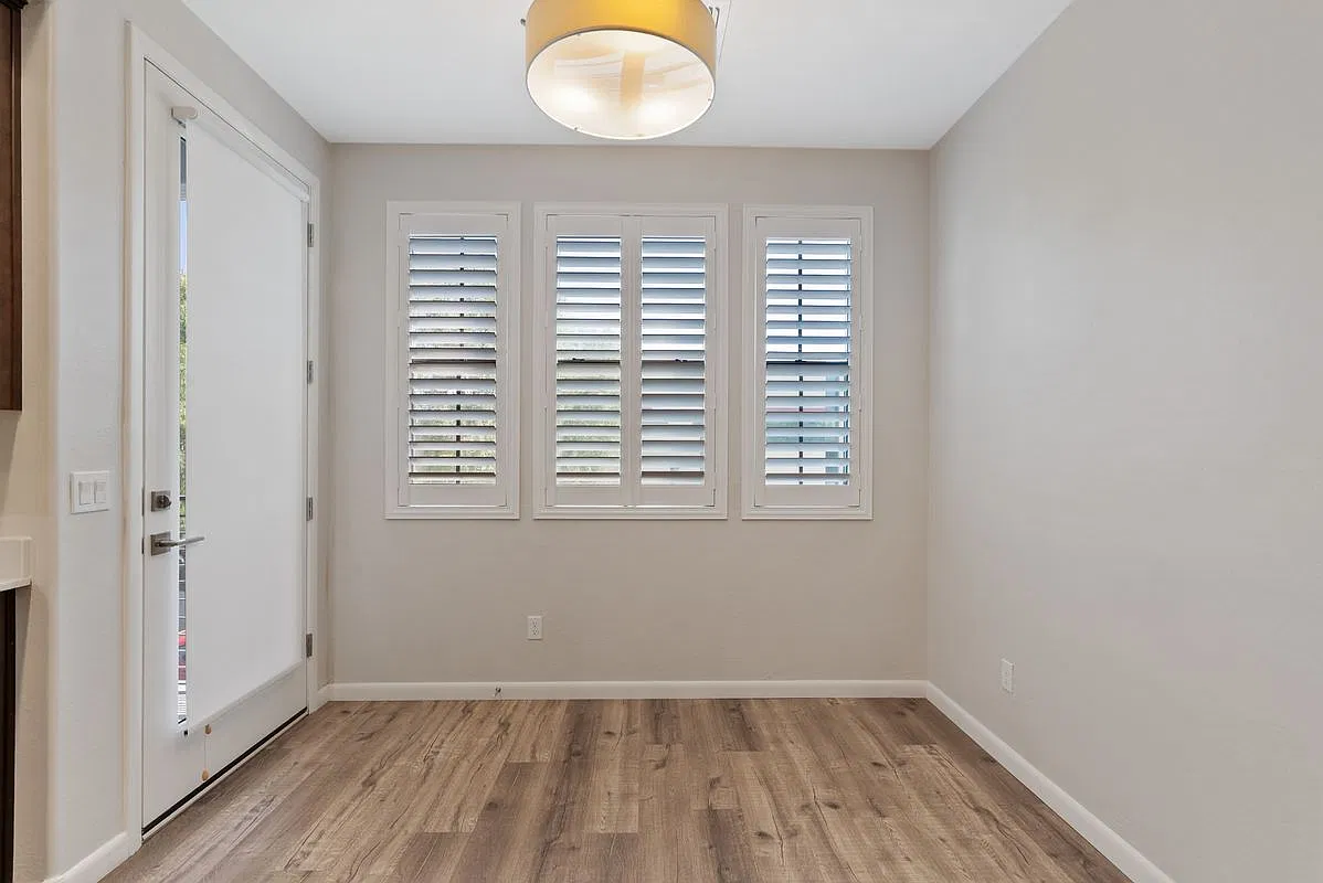 3 bed, 3.5 bath, 1558 sqft, $2,599 — Photo 4