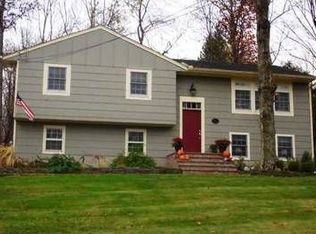 51 Southern Ln, Warwick, NY 10990