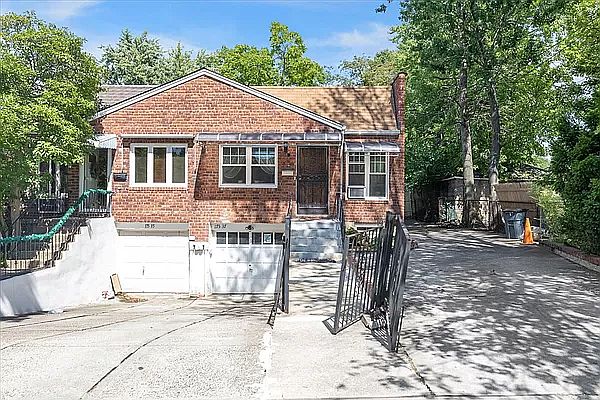 1st image of 17537 Peck Ave