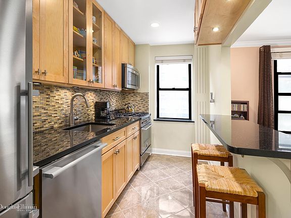 3rd image of 405 W 57th St APT 3G